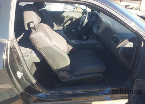 2018 Dodge Challenger Sxt z USA, uszkodzony, nr VIN 2C3CDZAG1JH245277